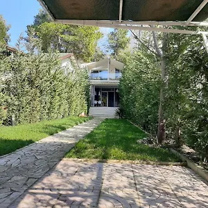 Leyland Ferienhaus Golem (Tirana)